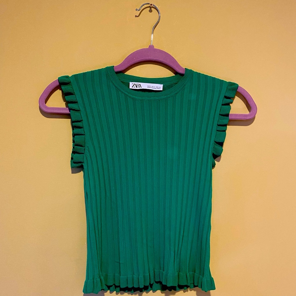 Zara Women’s Size Small Green Ruffle Sleeve Top